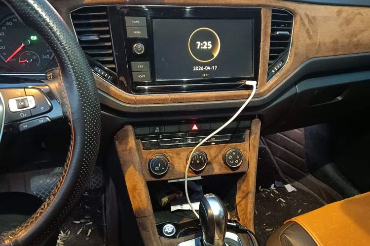 Used Volkswagen T-ROC 2019 280TSI DSG Two-Wheel Drive Comfort Version China VI Standard