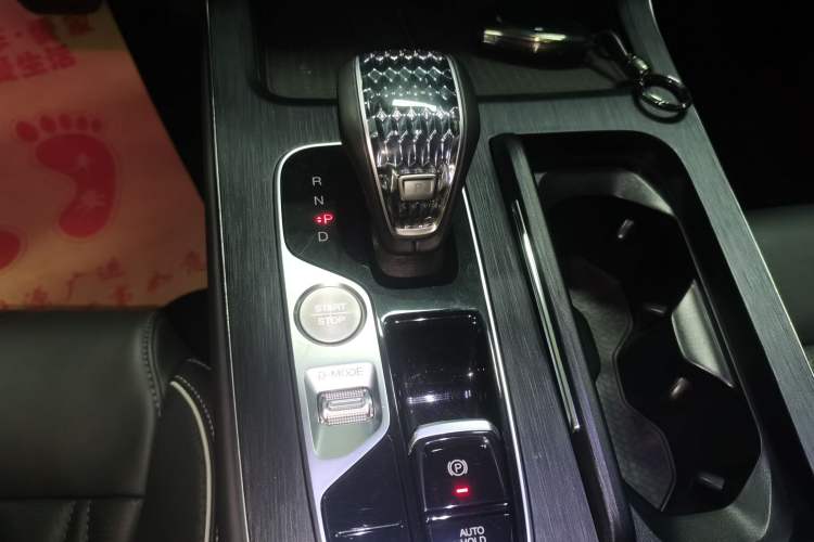 Used GAC Trumpchi GS8 2022 Linghang Series 2.0 TGDI Two-Wheel-Drive Luxury Smart Connectivity Version (7 Seats)
