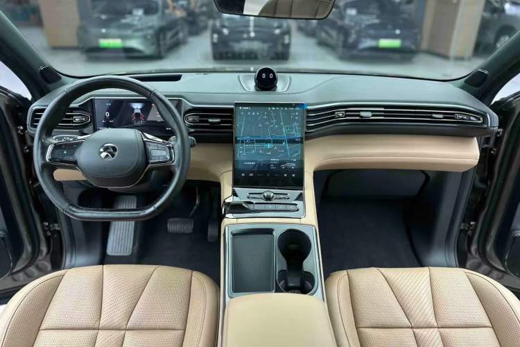 Used Nio ES8 2020 415 km Range 7-Seater Version