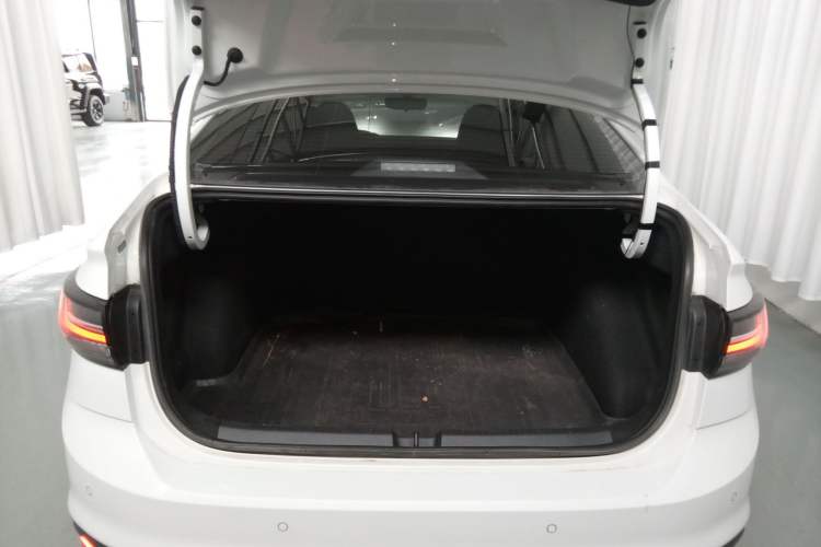 Used Volkswagen Lavida 2023 New Sharp 1.5L Manual New Comfort Edition