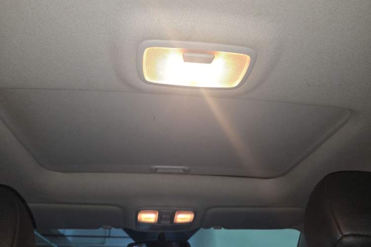 Used Hyundai ix35 2015 2.0L Automatic 2WD Smart Version China V Standard Headliner