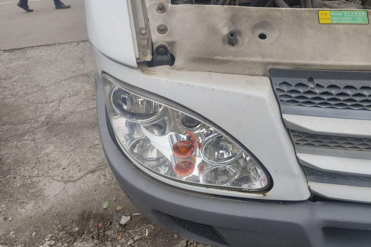 Used Iveco Power Daily 2013 2.5T-V39 Low-Roof Box Truck