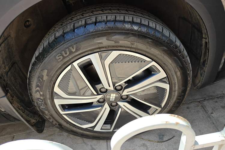 Used Geely Galaxy Xingjian 7 EM-i 2025 120km Exploration+ Version
