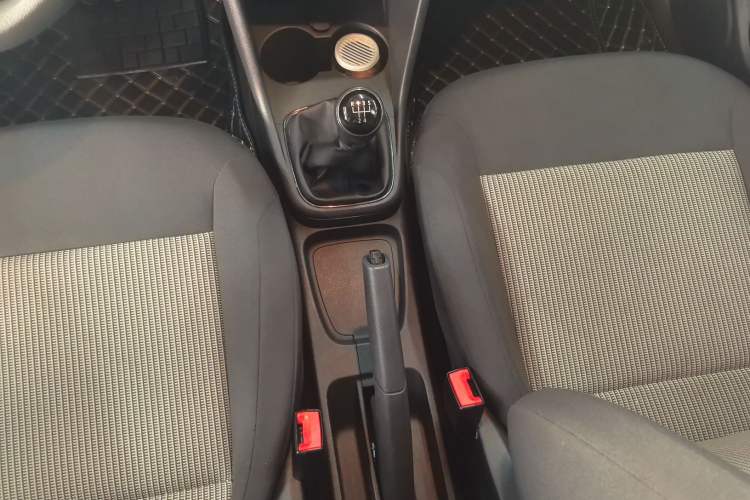 Used Volkswagen Polo 2018 1.5L Manual Drive-Comfort Model Gear Lever