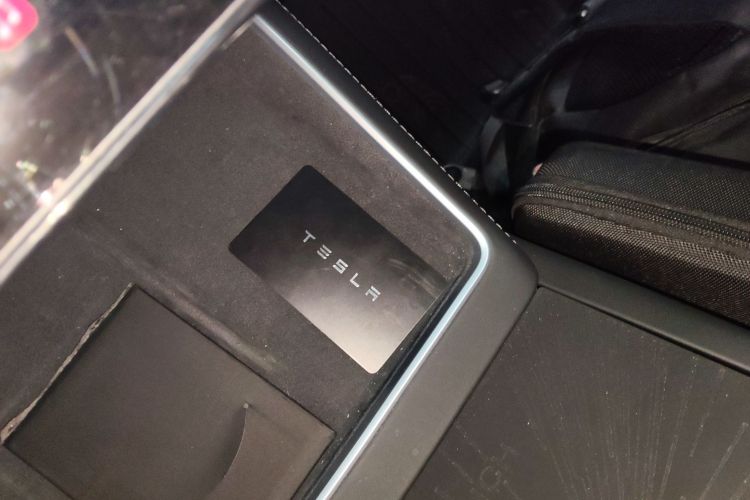 Used Tesla Model Y 2025 Rear-Wheel-Drive Version