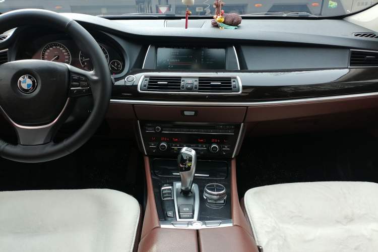 Used BMW 5 Series GT 2013 535i Leading Model Audio And AC Panel