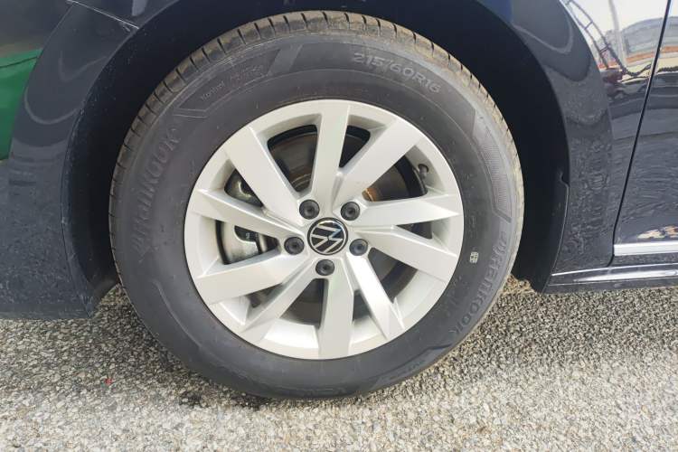 Used Volkswagen Passat New Energy 2025 430 PHEV Hybrid Business Edition Left Front Wheel Hub