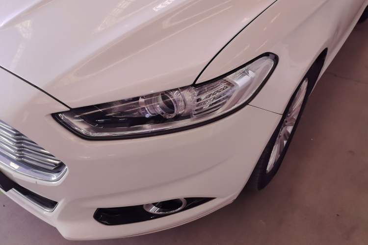 Used Ford Mondeo 2013 2.0L GTDi 200 Fashion Edition Left Front Headlight
