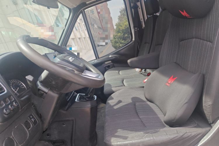 Used JMC Transit 2019 2.8T Commercial Version Short Wheelbase Mid-Roof 6-Seater China VI JX493
