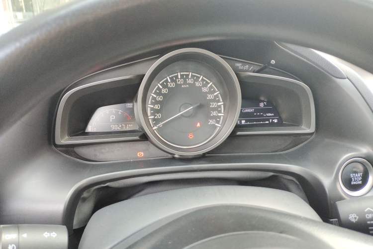 Used Mazda 3 Axela 2017 Sedan 1.5L Automatic Luxury Model Emission Standard China V
