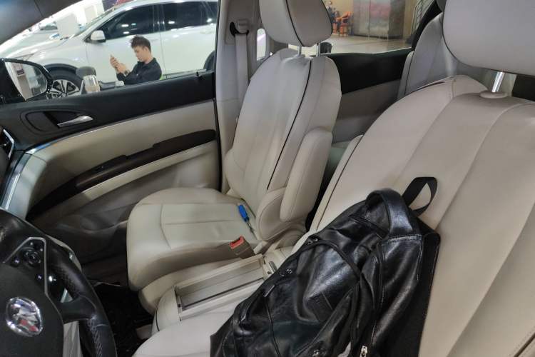 Used Buick GL8 2021 Land Cruiser Executive Class 652T Luxury Model