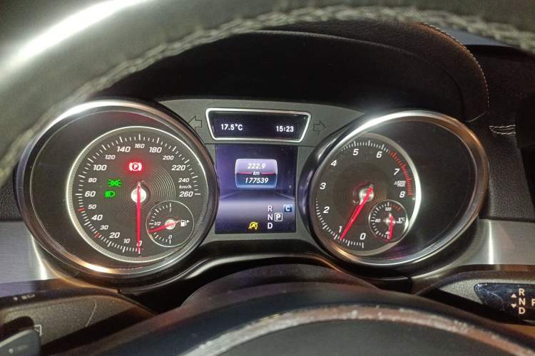 Used Mercedes-Benz GLE Coupe 2017 GLE 400 4MATIC Coupe SUV Instrument Cluster