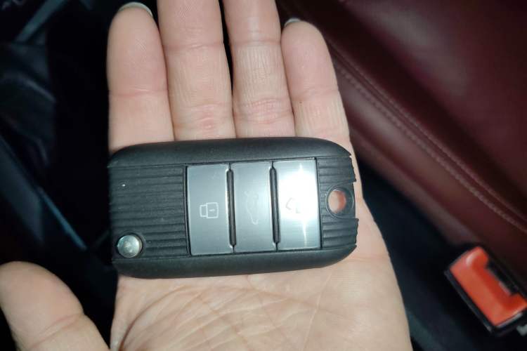 Used Roewe RX5 2016 30T Four-Wheel Drive Automatic Internet Smart Luxury Edition Interior 1