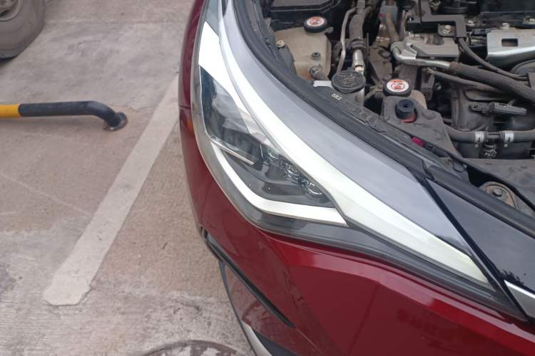 Used Toyota IZOA 2021 Dual-Motor 2.0L Yichi Edition Right Front Headlight