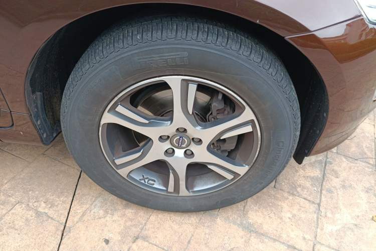 Used Volvo XC60 2014 Restyled T5 Zhiya Edition Right Front Wheel Hub