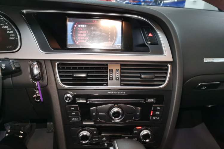 Used Audi A5 2013 Coupe 40 TFSI Audio And AC Panel