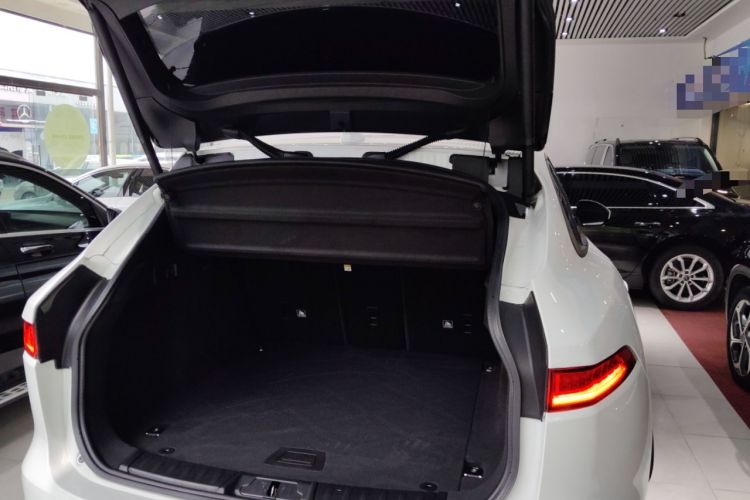 Used Jaguar F-PACE 2018 2.0T Four-Wheel Drive Urban Luxury Edition Trunk