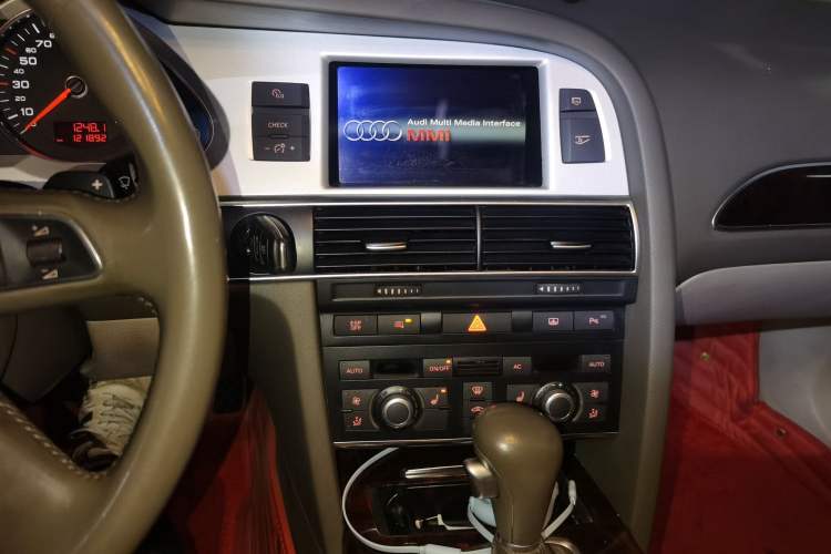 Used Audi A6L 2011 2.4L Comfort Edition Audio And AC Panel