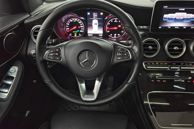 Used Mercedes-Benz GLC 2019 GLC 260 L 4MATIC Dynamic Model

