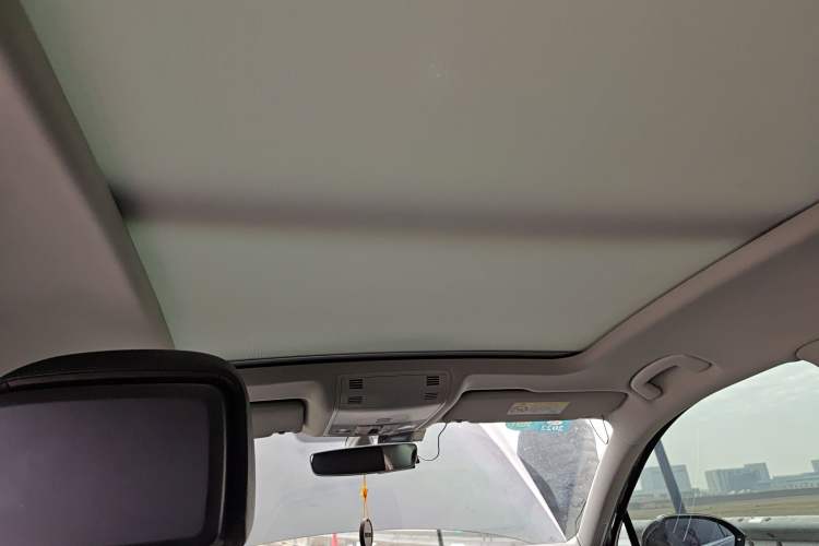 Used Volkswagen Magotan 2017 330TSI DSG Luxury Model
