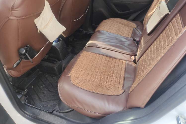 Used Chevrolet Trax 2016 1.4T Manual Two-Wheel Drive Comfort Version with Sunroof