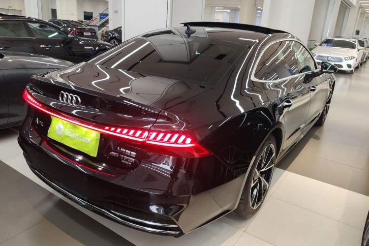 Used Audi A7L 2024 45TFSI S-line Dream-Building Edition Flow Crystal Package
