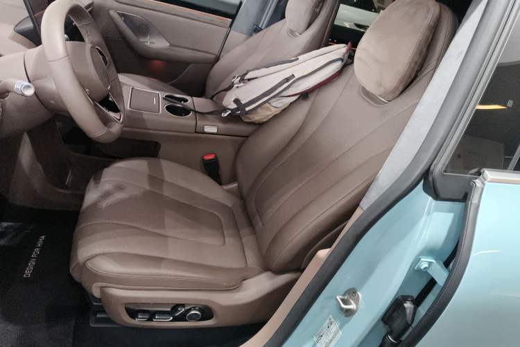 Used Hima Luxeed R7 2025 Range-Extended Version 251 km Max
