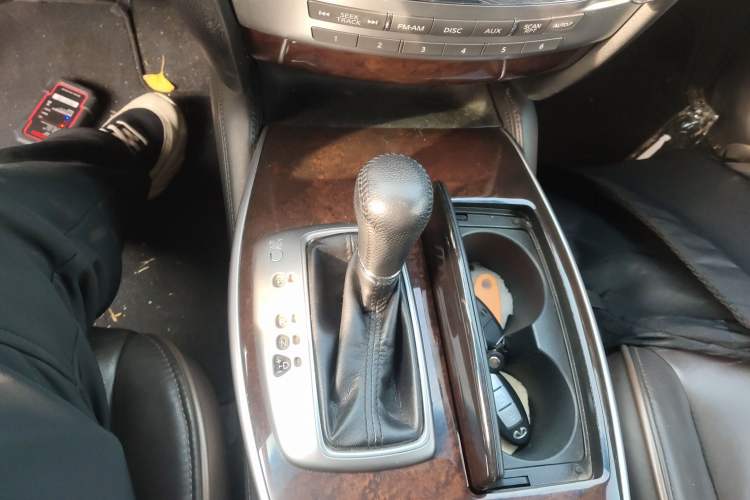 Used Infiniti JX 2013 JX35 Two-Wheel-Drive Excellence Edition
