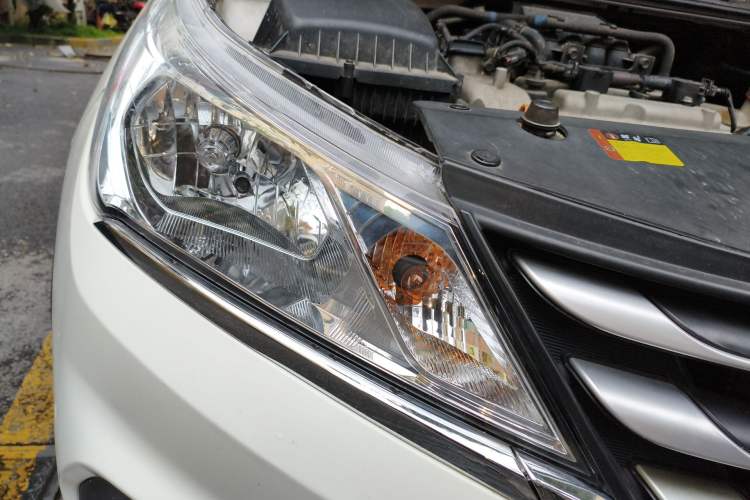 Used Baojun 310 2016 1.2L Manual Luxury Model Right Front Headlight