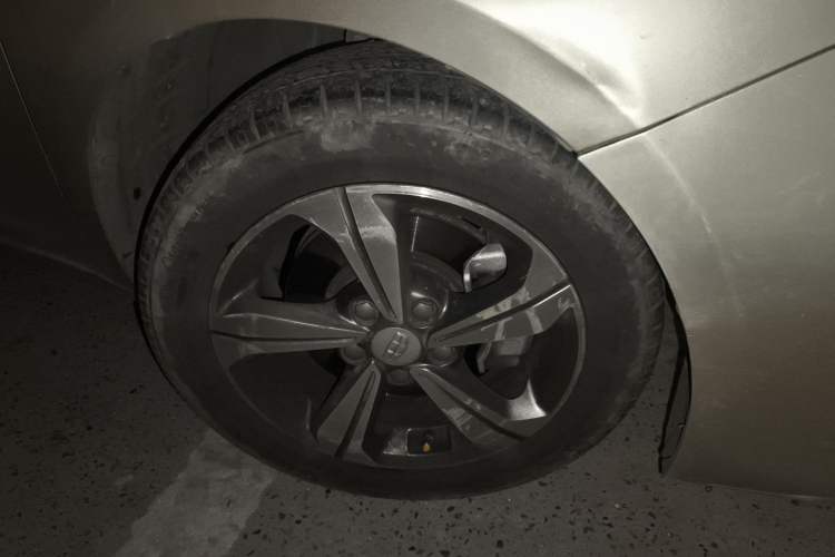 Used Geely Auto Emgrand GL 2018 1.8L Manual Elite Smart Connectivity Version Right Front Wheel Hub