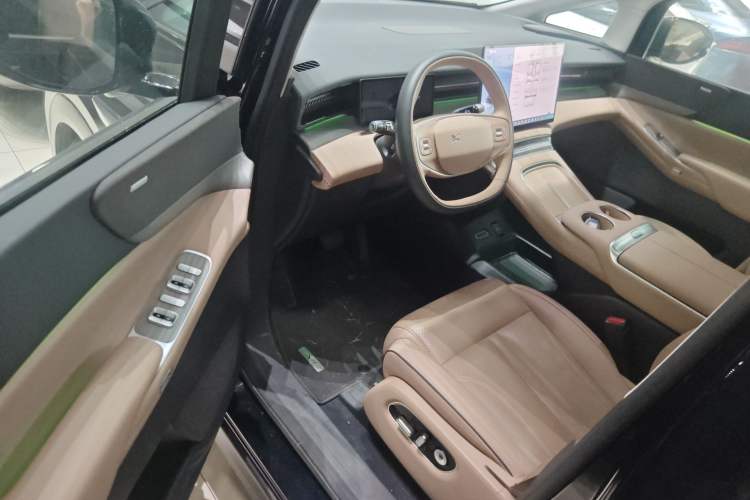 Used XPeng X9 2025 740 Ultra-Long Range Max Driver Seat