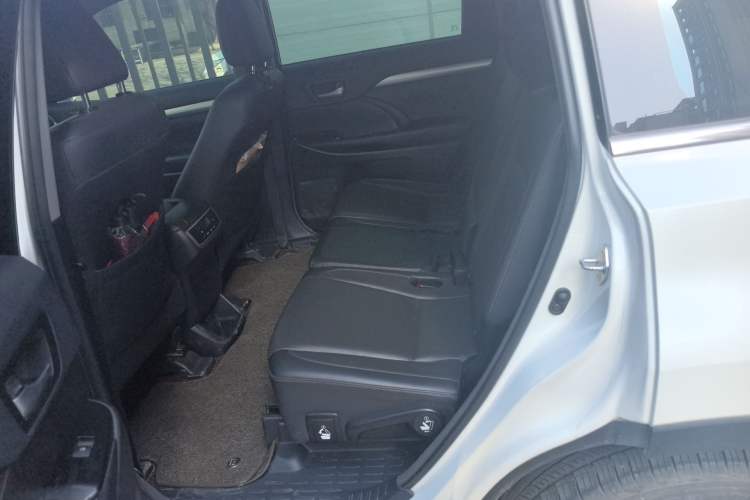 Used Toyota Highlander 2018 2.0T Four-Wheel Drive Luxury Edition 7 Seats China V Emission Standard
