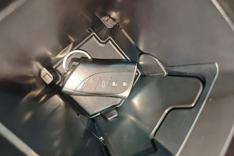 Used Lexus ES 2021 300h Deluxe Edition