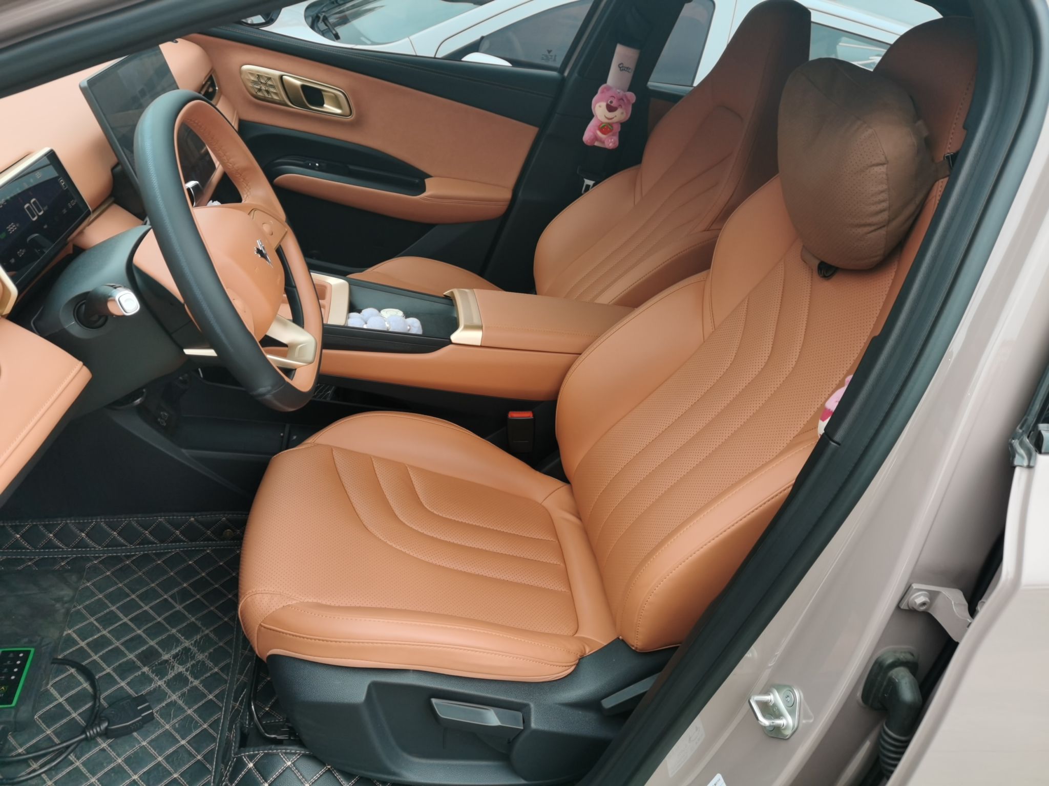 Переднее сиденье в автомобиле