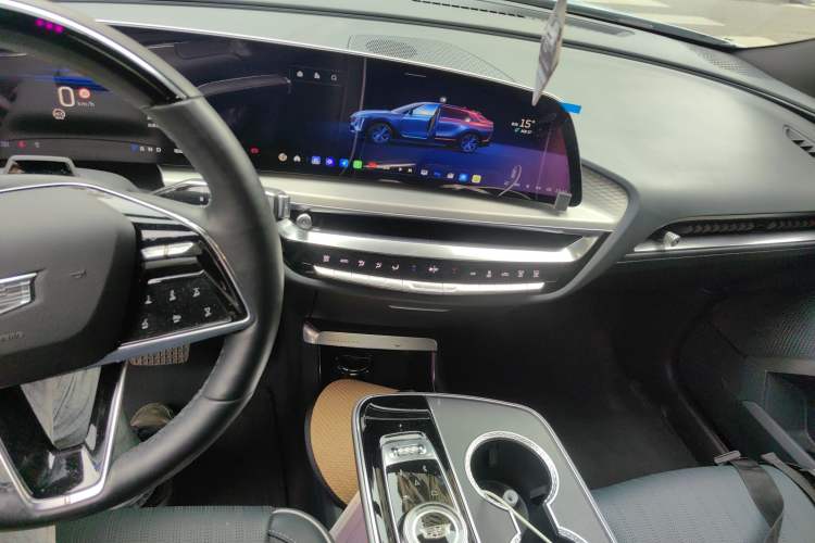 Used Cadillac LYRIQ 2022 Four-Wheel-Drive High-Performance Deluxe Edition Audio And AC Panel