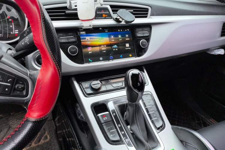 Used Geely Auto Emgrand X7 Sport 2016 1.8TD Automatic Smart Model Audio And AC Panel