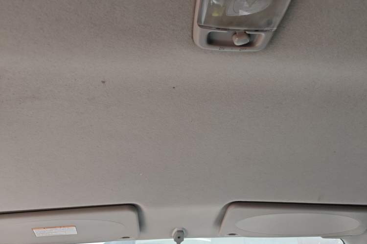 Used Nissan NV200 2012 1.6L 232 Seats Luxury Version
