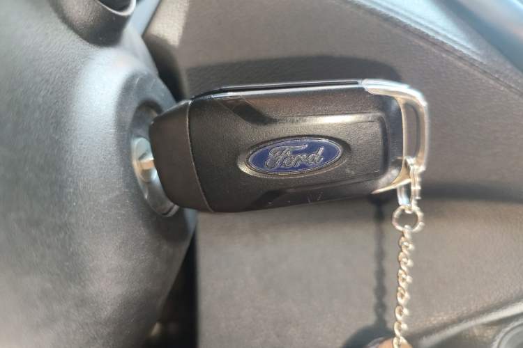 Used Ford Escort 2015 1.5L Automatic Fashion Model
