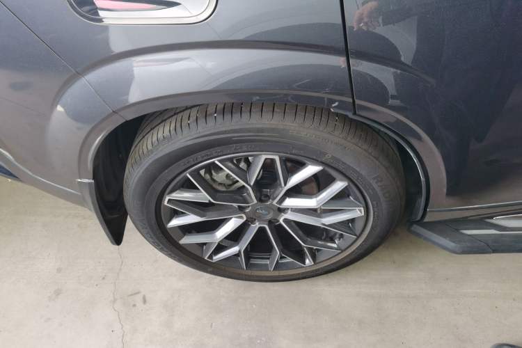 Used CHANGAN OSHAN Z6 New Energy 2023 ZhiDian iDD 150KM Flagship PLUS Right Rear Wheel Hub