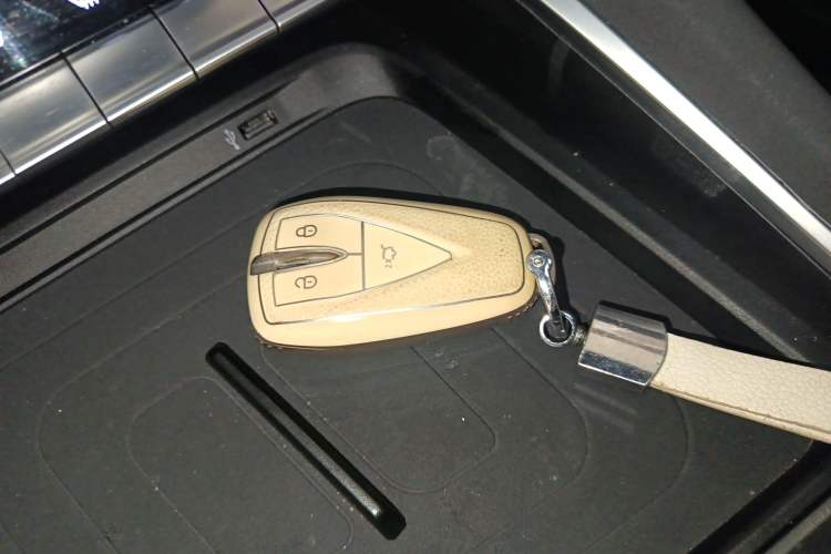 Used CHANGAN UNI-T 2022 1.5T Luxury Edition Vehicle Key