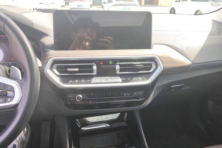 Used BMW X3 2021 Restyled xDrive30i Leading Edition M Sport Package Audio And AC Panel