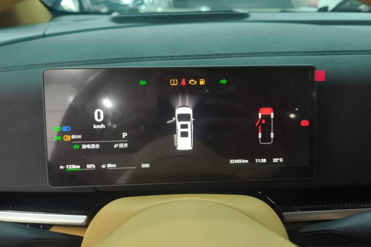 Used VOYAH Dream 2025 PHEV Four-Wheel Drive Prestige Kunpeng Edition Instrument Cluster