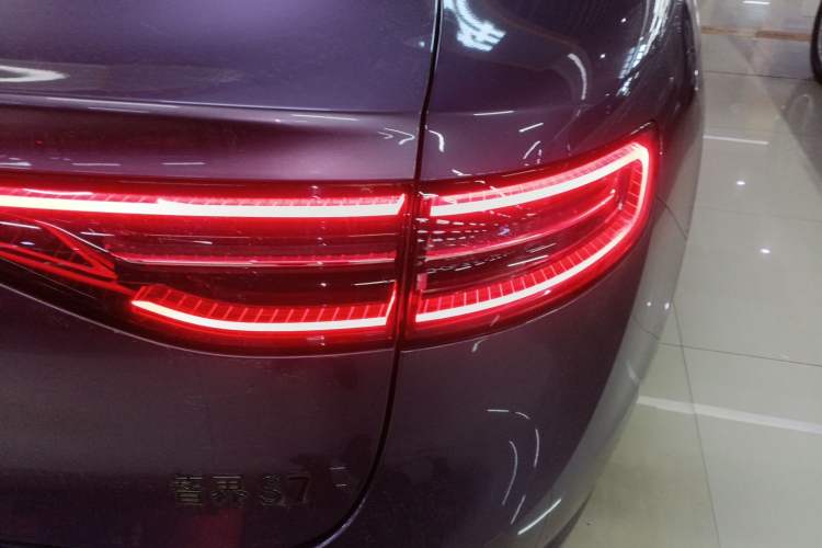 Used Hima Luxeed S7 2025 855 km Max