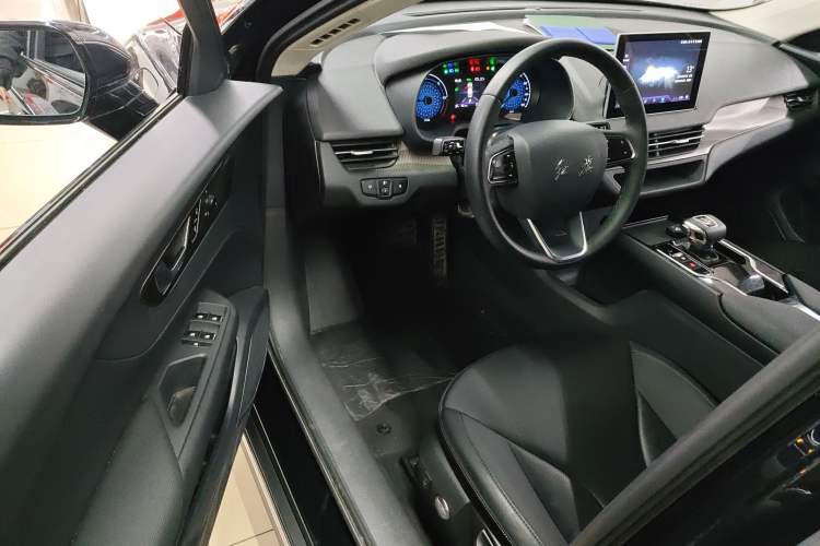 Used Hongqi E-QM5 2021 Charging Version Flagship Edition Driver Seat