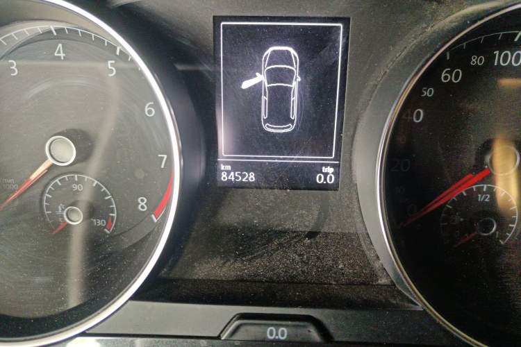 Used Volkswagen Golf 2019 1.6L Automatic Comfort Model China V Standard Odometer Close Up