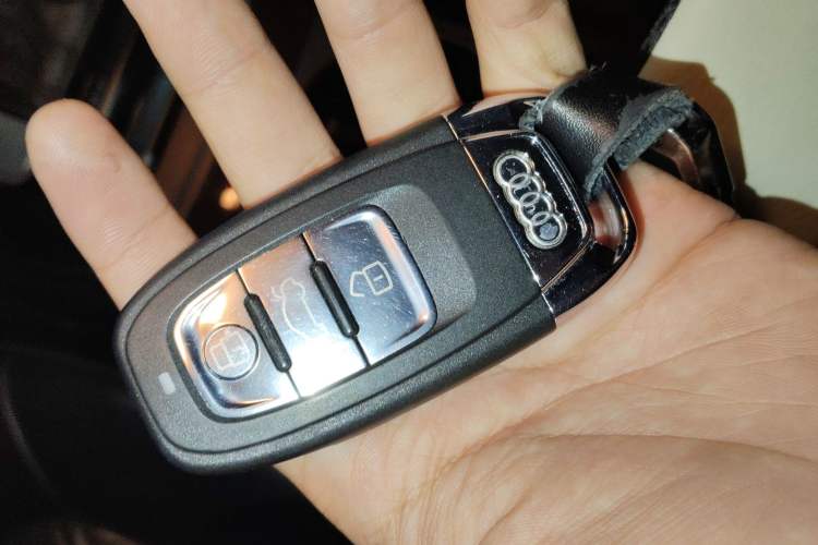 Used Audi A4L 2015 35 TFSI Automatic Comfort Model Vehicle Key