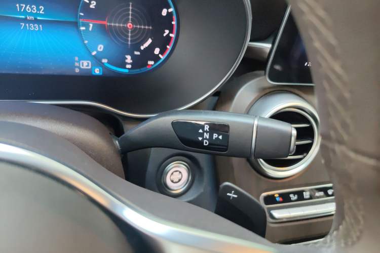 Used Mercedes-Benz GLC 2021 GLC 260 L 4MATIC Dynamic Edition Gear Lever