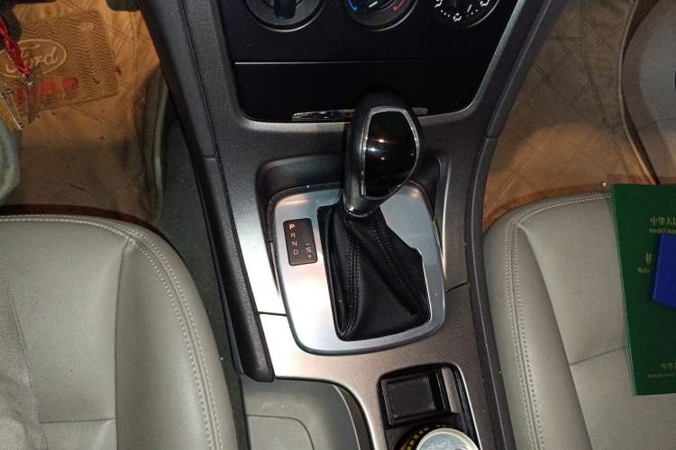 Used Ford Mondeo 2013 2.3L Fashion Edition Gear Lever