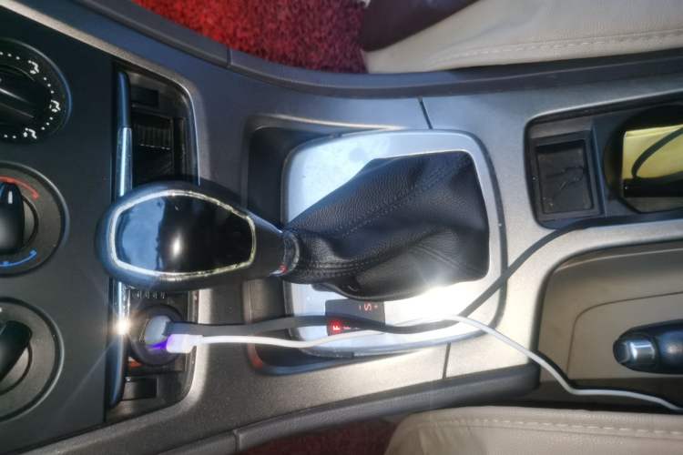 Used Ford Mondeo 2011 2.3L Fashion Edition Gear Lever