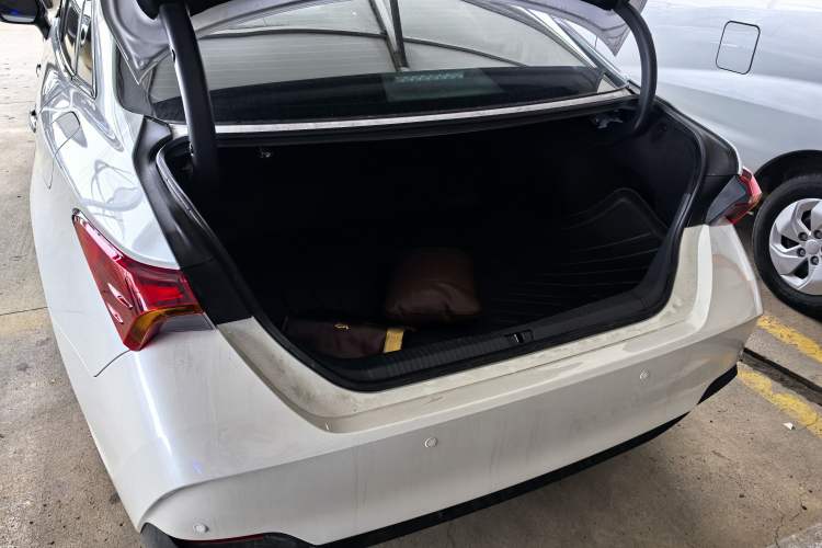 Used Toyota Avalon 2024 Dual-Motor 2.0L Luxury Edition